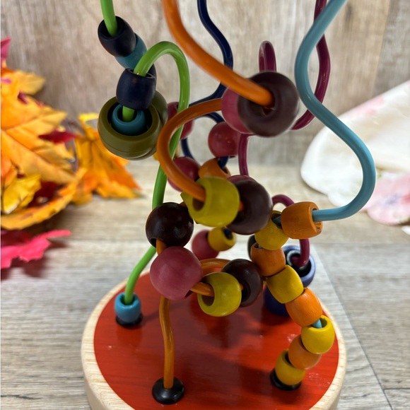 B. Toys – B. A-Maze Loopty Loo Bead Maze – 47 Beads On 5 Colorful Routes – - Picture 8 of 9